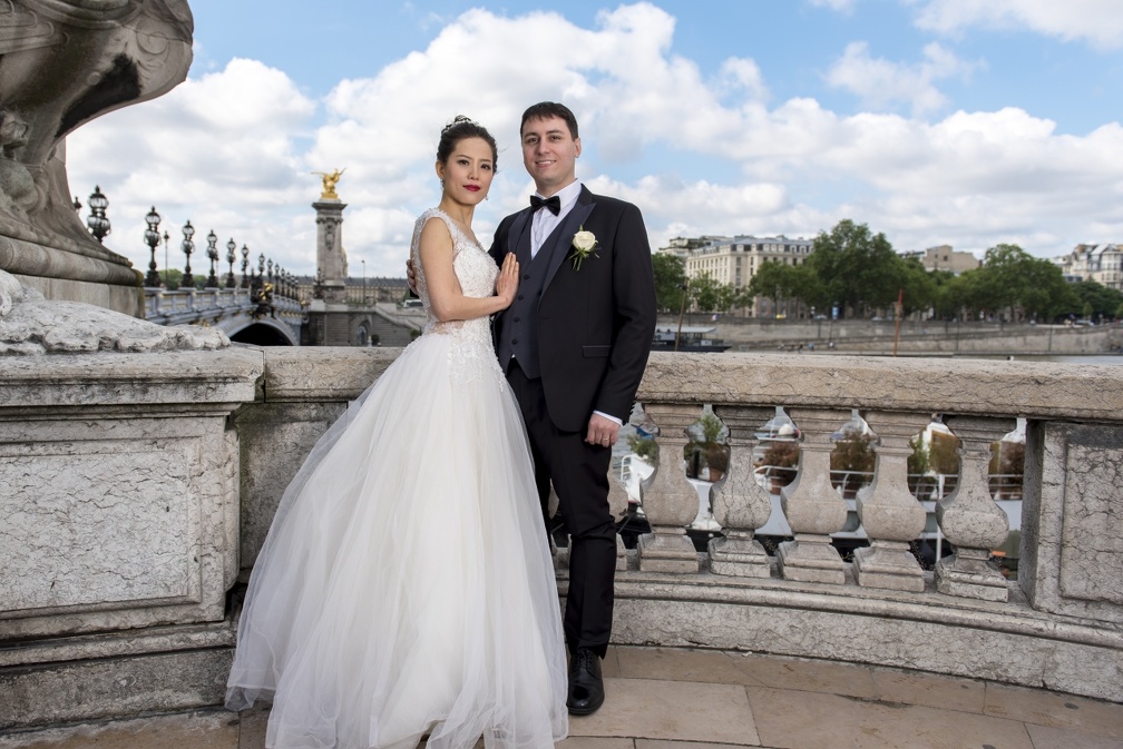 On Paris bridge (3938 visites) Wedding pictures | On Paris bridge