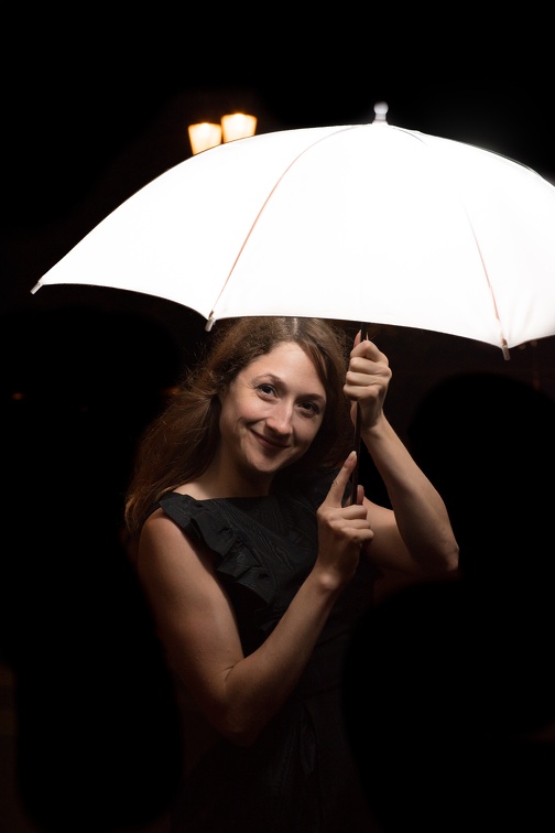 Ania - Umbrella (55 visites) Portrait