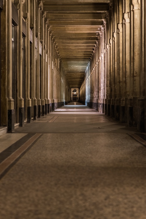 Palais Royal : east corridor (4234 visites) Paris by night