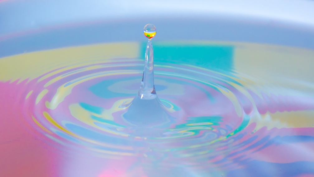 DSC 6034 (5938 visits) High speed photograpy | Water drop with colored background