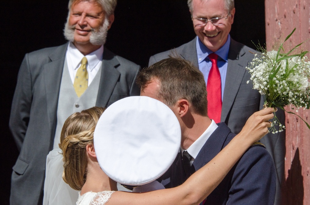 The kiss (6880 visites) Wedding pictures | The kiss