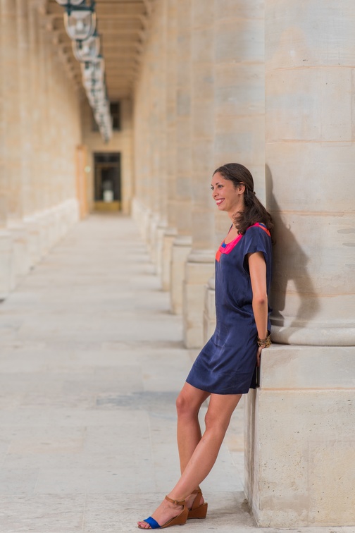 Audrey - Palais Royal main archway (47 visites) Portraits | Paris