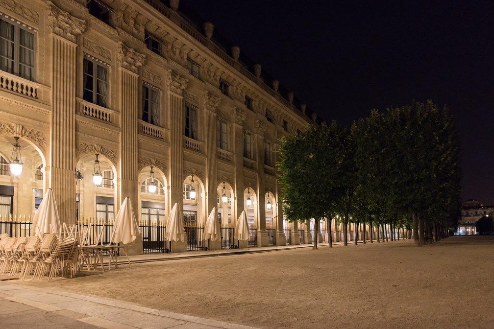 Palais Royal : east archway (4195 visites) Paris by night